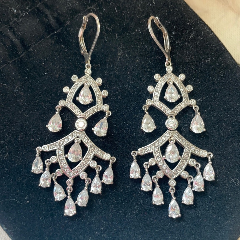 Chandelier earrings